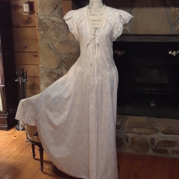 Gilligan & O'Malley Other - Vintage Gilligan & O'Malley nightgown